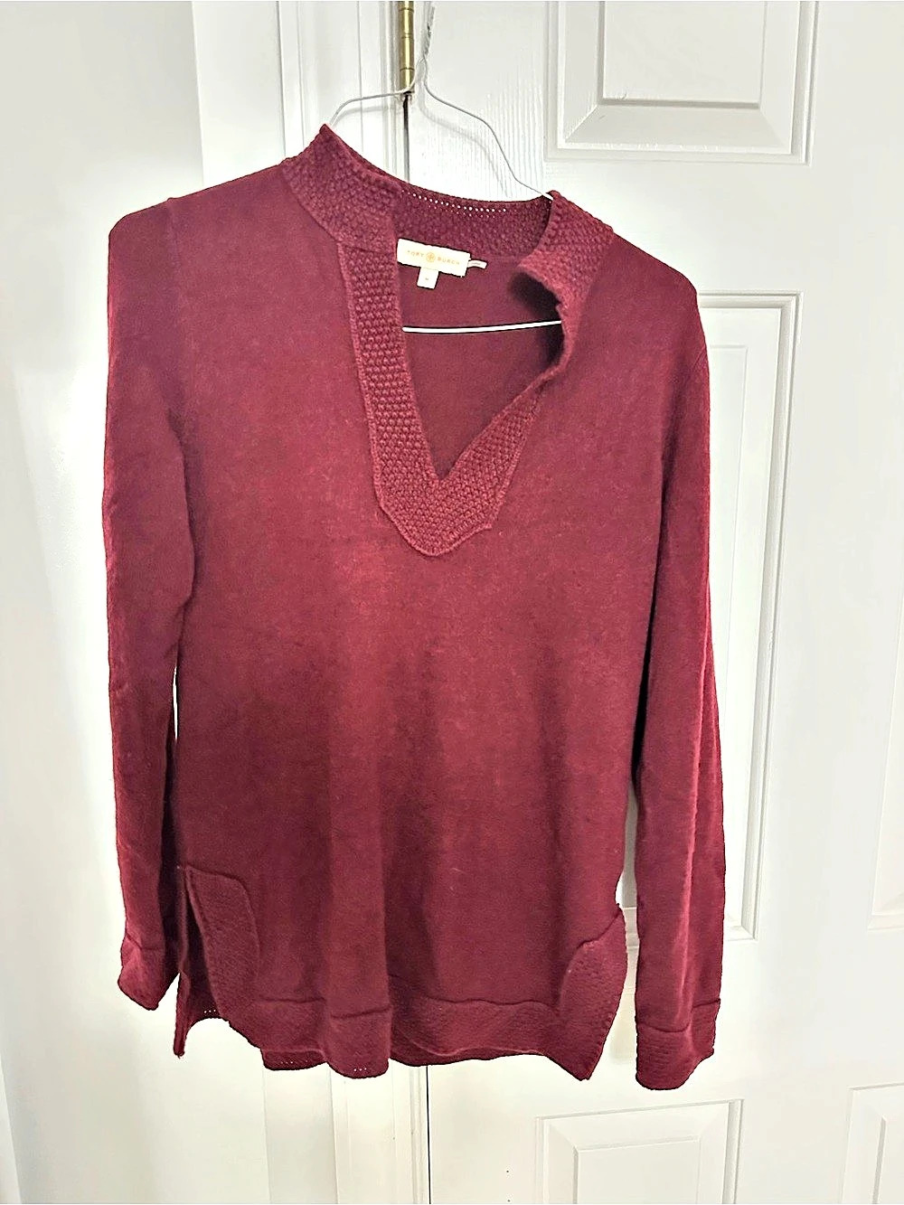 Tory Burch Cashmere V-Neck Sweater in Burgundy Size Medium